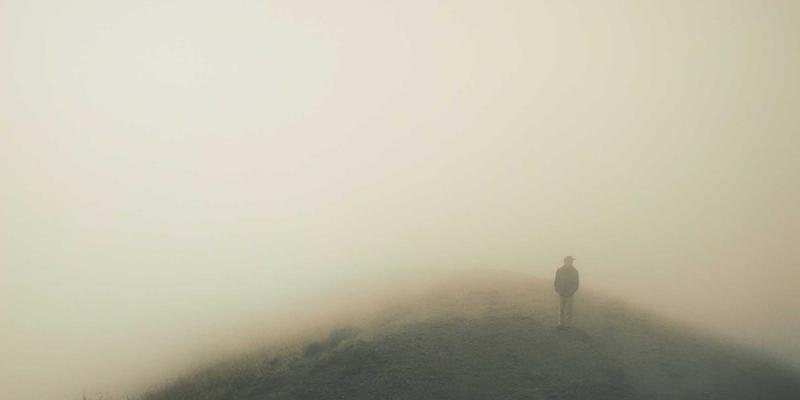 确保安全与合规：食品与药品行业包装设备的GMP设计与清洁验证关键策略